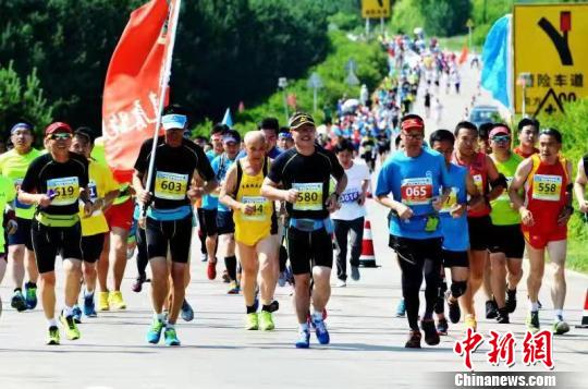 这里的赛道被评为“中国最美山马赛道”，　周坤 摄